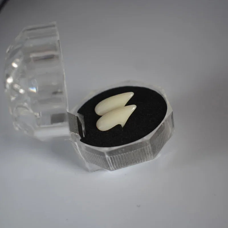 Halloween Realistic Vampire Teeth Set